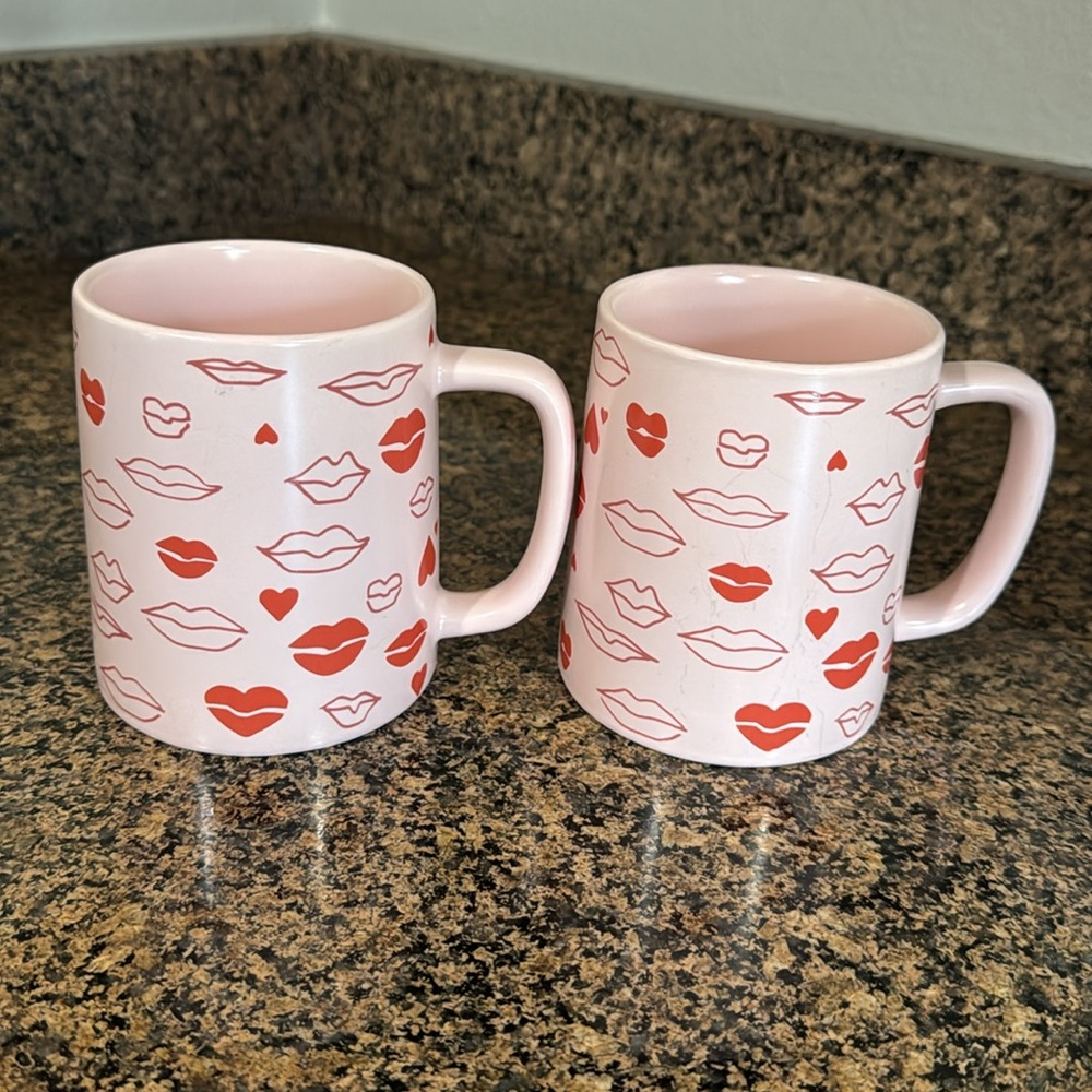 2 Starbucks Kissy Lips Hearts Mug 2020 Pink Red Valentine Romantic